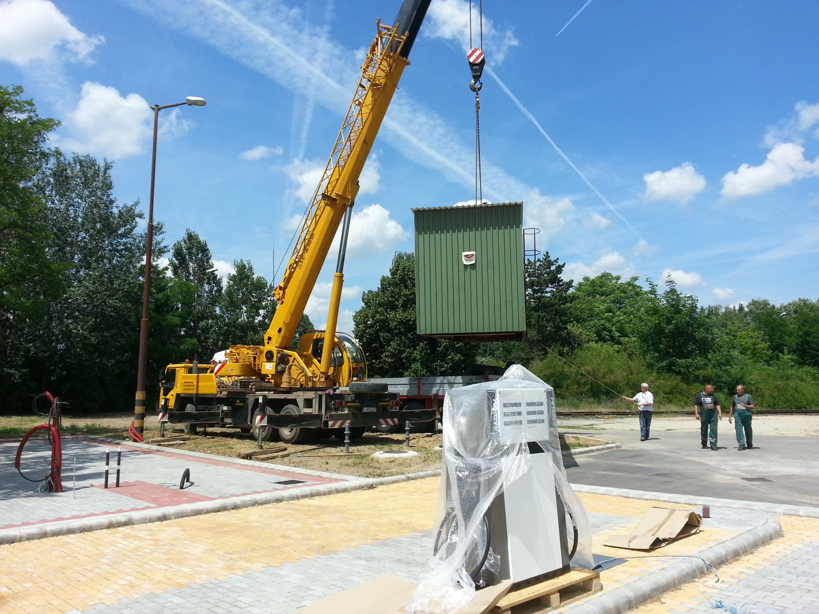 Föld alatti, föld feletti tartály és konténerkút telepítés